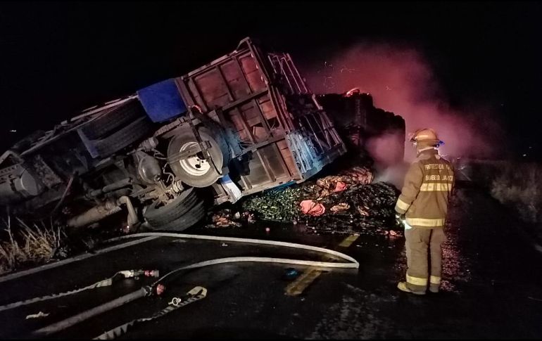 El accidente ocurrió en el kilómetro de la carretera Acatlán-Ciudad Guzmán. ESPECIAL