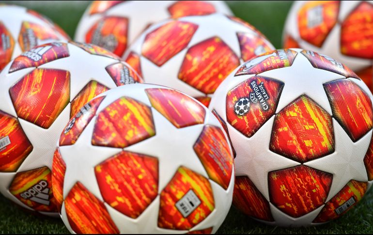 La entidad exhorta a que las ligas europeas concluyan la temporada 2019-2020 y que los clubes logren sus boletos a las competencias continentales ''por mérito deportivo''. AFP / ARCHIVO
