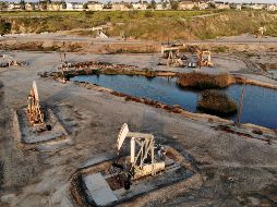 Los precios del petróleo registran un impulsado por la demanda de crudo y la elección del conservador Ebrahim Raisi en Irán. AFP/ARCHIVO