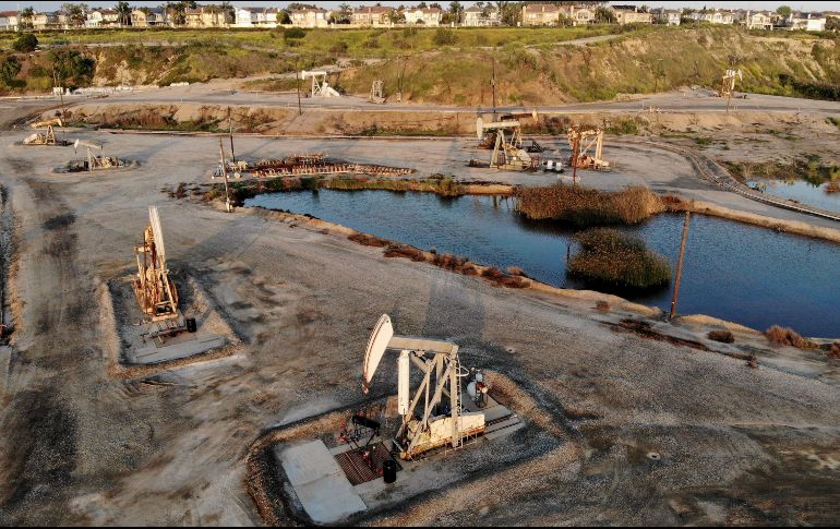 Los precios del petróleo registran un impulsado por la demanda de crudo y la elección del conservador Ebrahim Raisi en Irán. AFP/ARCHIVO