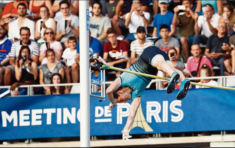 APLAZADA. La reunión de París, Francia, es una de las afectadas por el coronavirus. EFE