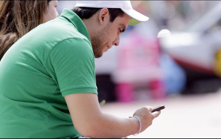 Algunas aplicaciones ofrecen la opción de realizar actualizaciones solamente cuando estás conectado a un red Wifi de manera que no se descargan novedades cuando estés conectado a tu paquete de datos. EL INFORMADOR / ARCHIVO