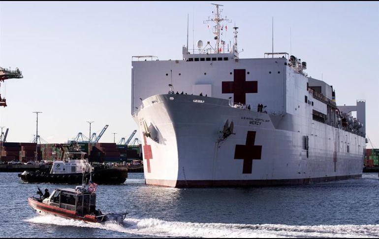 La Armada batalla además con otro brote de coronavirus a bordo del portaaviones USS Theodore Roosevelt, que está anclado en Guam. EFE/E. Laurent