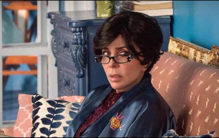 La protagonista de la primera temporada de ''La Casa de las Flores'' compartió en redes sociales un video a manera de despedida. FACEBOOK / Verónica Castro Oficial