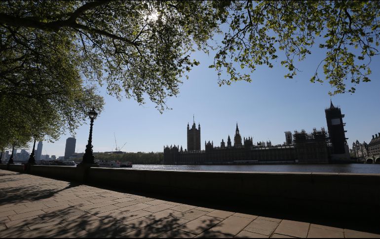 La cifra no refleja en tiempo real la evolución de la pandemia, pues, según la Universidad de Oxford, un tercio de los 711 decesos adicionales registrados en Inglaterra datan de hace más de una semana. AFP / ARCHIVO