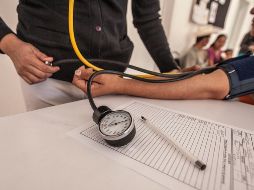 El confinamiento por la emergencia sanitaria es obligatorio para hipertensos, mayores de 60 años, embarazadas, personas con diabetes, enfermedad cardíaca o pulmonar crónicas, inmunosupresión o con insuficiencia renal o hepática. EL INFORMADOR/Archivo