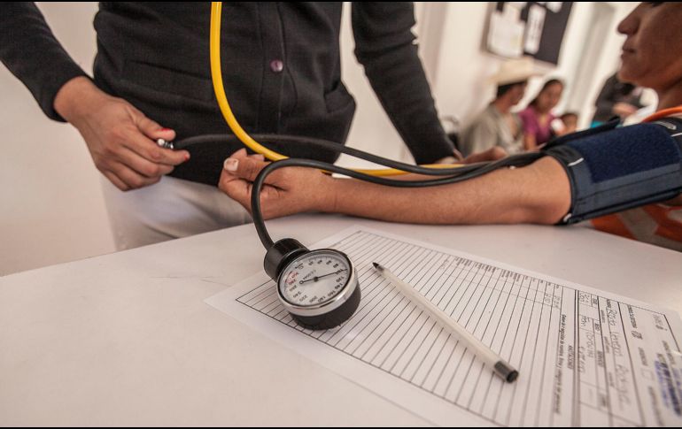 El confinamiento por la emergencia sanitaria es obligatorio para hipertensos, mayores de 60 años, embarazadas, personas con diabetes, enfermedad cardíaca o pulmonar crónicas, inmunosupresión o con insuficiencia renal o hepática. EL INFORMADOR/Archivo