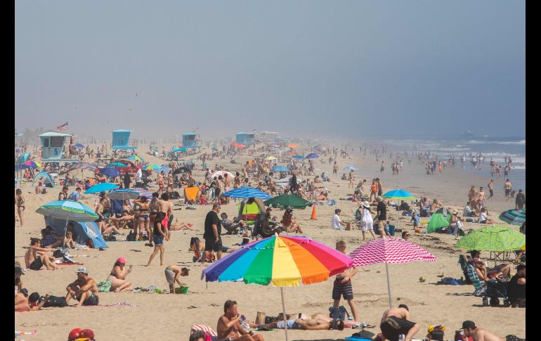 Así se lucieron ayer las de Huntington Beach, en el condado de Orange. AFP/A. Gomes