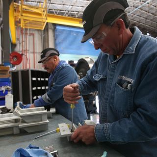 Tasa de desempleo en México cae en marzo