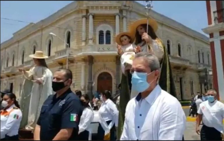 El regidor de Morena, Alejandro Barragán, lamentó la actuación del edil (d), la cual calificó de 