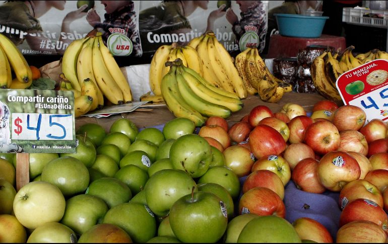 La especialista detalló que pese a esto, las personas deben tener precauciones al acudir al supermercado. EL INFORMADOR / ARCHIVO