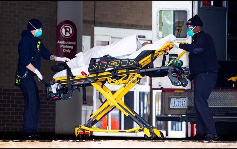 La doctora, de 49 años, contó lo terrible que era ver que los pacientes fallecían incluso antes de que pudieran sacarlos de la ambulancia. EFE/M. Reynolds