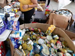 De lunes a jueves se recibe la ayuda y reparten las fichas de entrega a los interesados en ser beneficiados. SUN / ARCHIVO