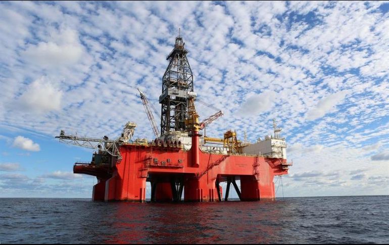 Fotografía cedida por Pemex de la Plataforma West Pegasus de aguas profundas en el Golfo de México. EFE/PEMEX