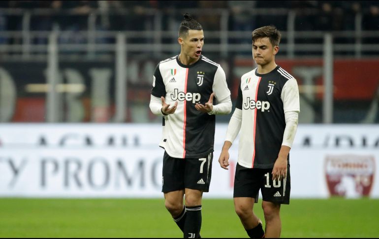 El fútbol es el único deporte profesional italiano que todavía pretende terminar la temporada. De momento, la Juve marcha líder. ARCHIVO