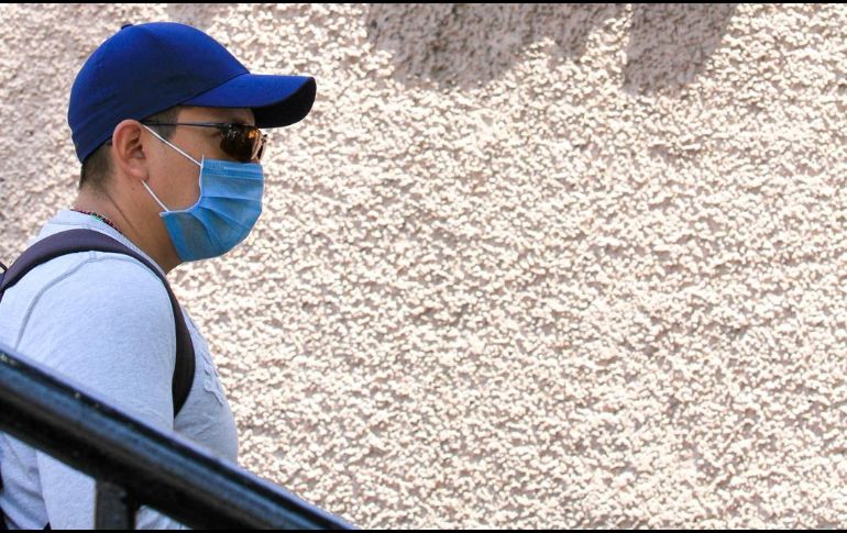 El enfermero se presentó para explicar a los dueños las medidas de seguridad en el nosocomio donde labora; sin embargo, la decisión fue irrefutable. NTX / J. Lira