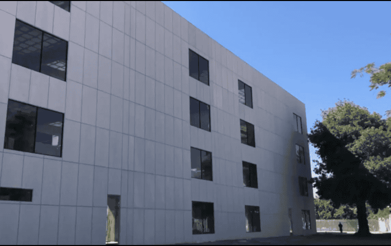 Al centro se llevarán los cadáveres de personas fallecidas en hospitales o en casa por COVID-19, mientras se realizan los trámites para su entrega a los familiares. TWITTER /@EnriqueAlfaroR