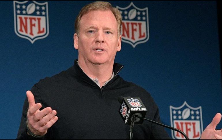 ''Esperamos que las condiciones de negocio mejoren y se permita que los salarios en licencia regresen a sus niveles actuales, aunque no sabemos cuándo será posible'', dijo Goodell. TWITTER / @NFL