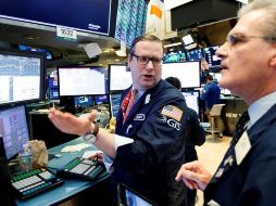 El Dow Jones está en camino de registrar el mejor mes desde 1987, al haber avanzado un 12.4 % en lo que va de abril. EFE/J. Lane