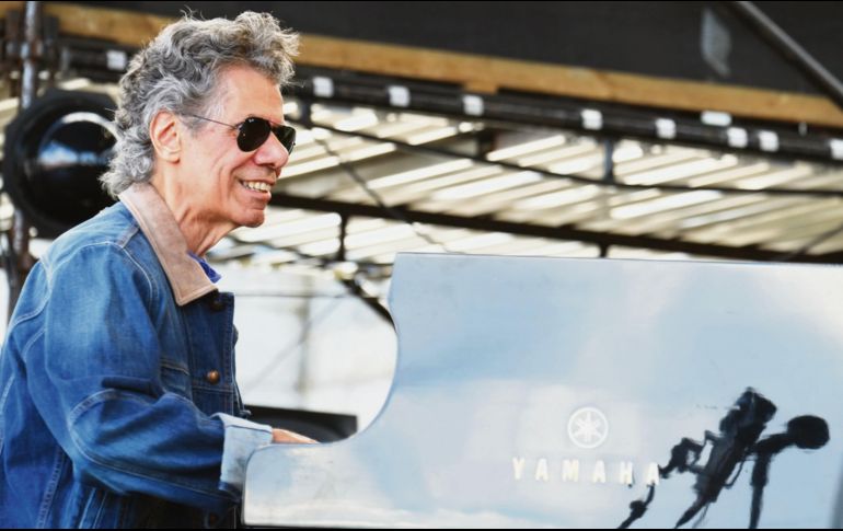 Chick Corea. El músico tocando durante un concierto en 2013. AP