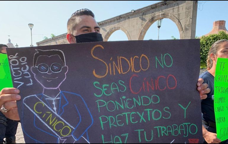 A las 09:00 horas los oficiales realizaron su protesta en la plaza principal del municipio. ESPECIAL