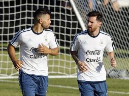 El máximo goleador en la historia del conjunto de los Citizens, destacó que Messi es un ícono del cuadro culé. EFE / ARCHIVO