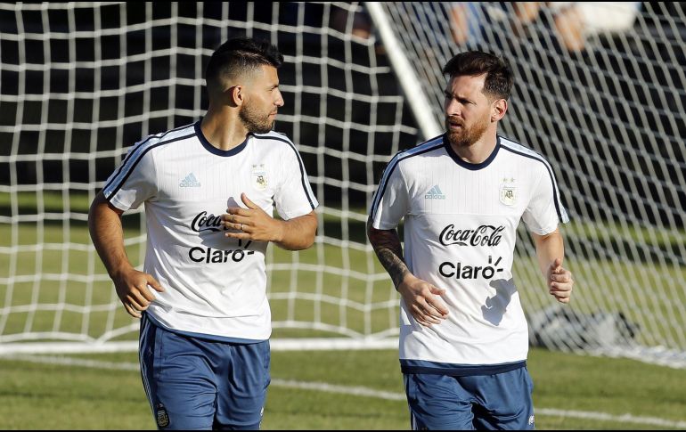 El máximo goleador en la historia del conjunto de los Citizens, destacó que Messi es un ícono del cuadro culé. EFE / ARCHIVO