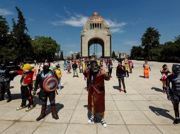 La marcha inició en el Monumento a la Revolución y recorrió las semivacías calles del Centro histórico de la capital hasta llegar al Zócalo. EFE/J. Méndez