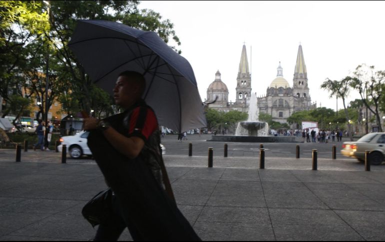 Algunos se preguntan si la lluvia de este jueves representa el inicio del temporal; pero aún vienen días de más calor. EL INFORMADOR / ARCHIVO
