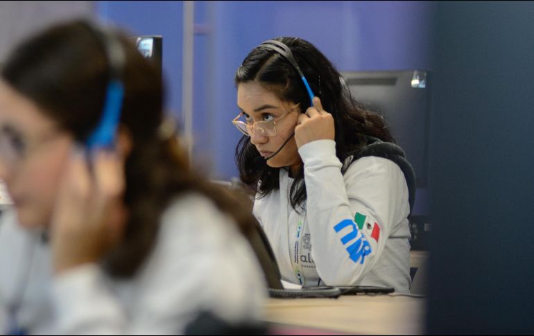 La línea 075, activada como parte de la estrategia estatal ante el COVID-19, ha tenido un incremento de hasta 50 por ciento en las llamadas. ESPECIAL / Gobierno de Jalisco