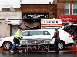 Los cuerpos estuvieron en los camiones de alquiler durante más de una semana, en estado de descomposición en algunos casos. EFE/J. Lane