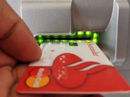 Los clientes afectados pueden reponer sus tarjetas a partir de hoy sin costo en cualquier sucursal. SUN/E. Hernández