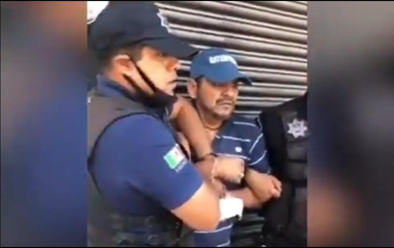 Las instrucciones para los elementos de la Policía de Tala son las de invitar a los ciudadanos que no porten cubrebocas a ponérselo; y en caso de no tener, darle uno. TWITTER/Revolucion3_0