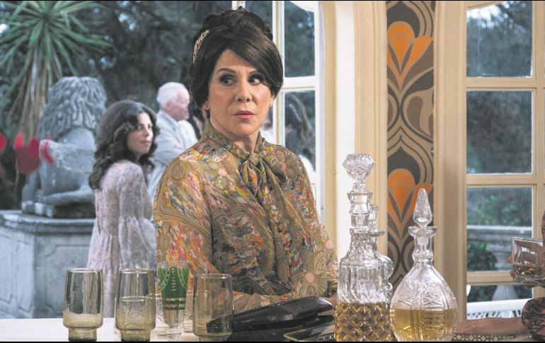 Rebecca Jones en su papel antagónico en la serie “La casa de las flores”. ESPECIAL/Netflix