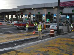 ''Honor a todos los que trabajan para beneficio de la sociedad durante la pandemia de COVID-19'', dijo el secretario de Comunicaciones y Transportes. NTX / ARCHIVO