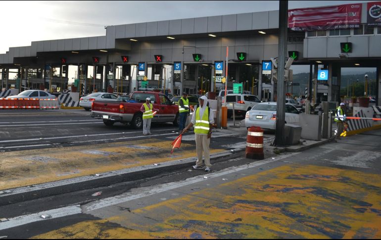 ''Honor a todos los que trabajan para beneficio de la sociedad durante la pandemia de COVID-19'', dijo el secretario de Comunicaciones y Transportes. NTX / ARCHIVO