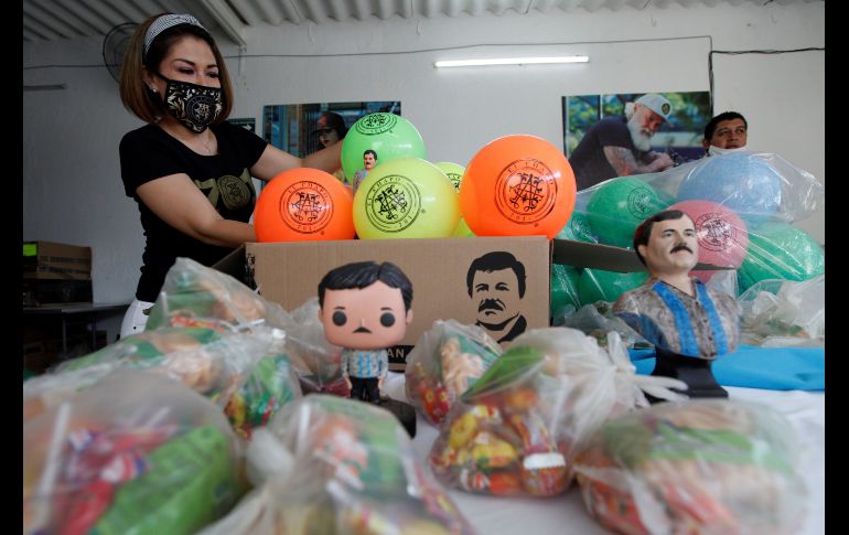 Personal de la empresa de Alejandrina Guzmá entregó los productos. EFE/ F. Guasco