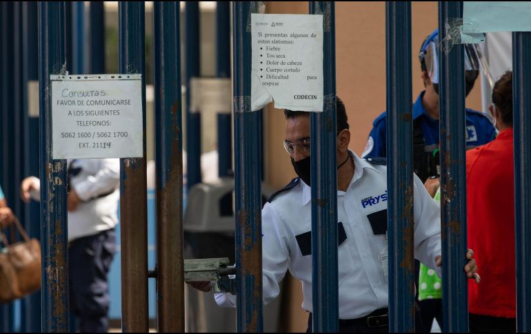 La propuesta de multa no sólo cubre las agresiones contra personal médico, sino a inspectores, policías y bomberos que son los encargados de vigilar el cumplimiento de las medidas sanitarias. NOTIMEX/G. Luna