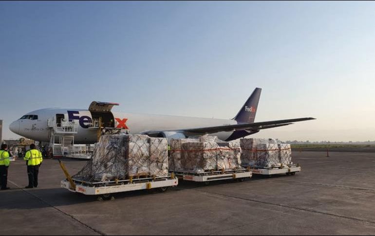 Detallaron que 189 de los ventiladores serán distribuidos en diversos hospitales del Insabi alrededor del país y 22 serán operados por la Marina.TWITTER / @m_ebrard