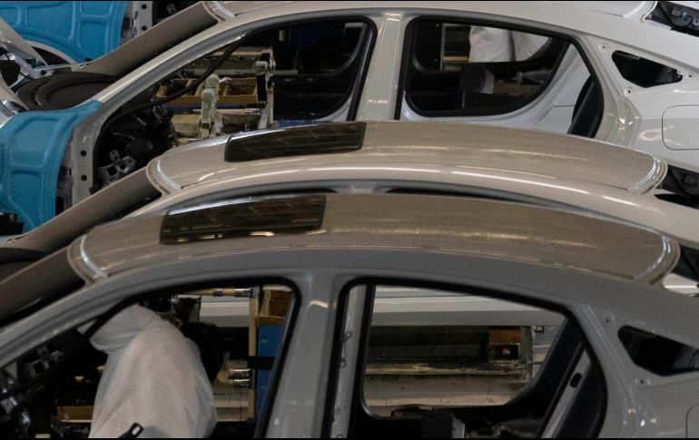 La producción de vehículos a nivel mundial se ha visto afectada por las medidas contra el coronavirus. AP/ARCHIVO