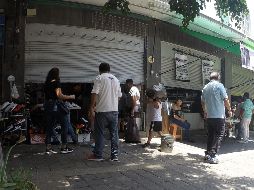 Mantienen ventas a media cortina en Obregón