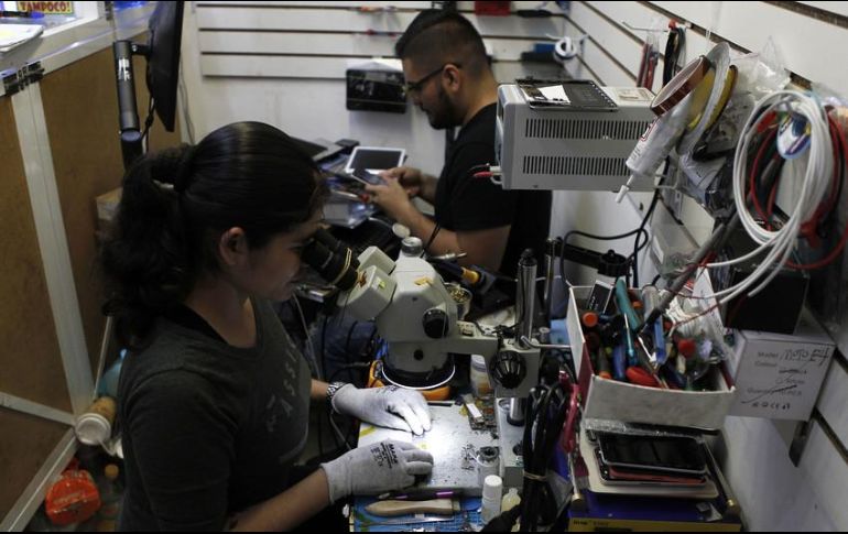 Las tecnologías relacionadas con inversiones como software, hardware, computadoras de escritorios, periféricos y servicios profesionales serán las más impactadas. EL INFORMADOR/ARCHIVO