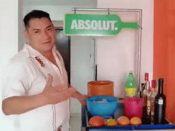 Israel González Ramírez promueve un peculiar #QuédateEnCasa, a través de un video divulgado en redes sociales. ESPECIAL