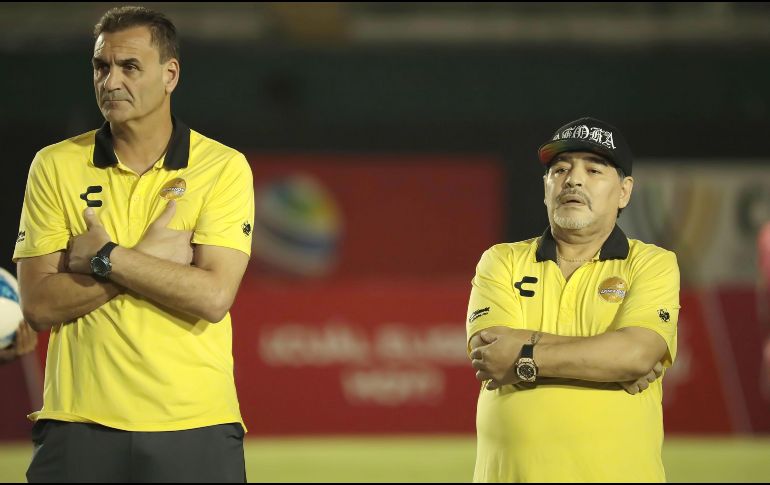 El argentino Luis Islas, quien fungió como auxiliar técnico de Diego Armando Maradona con Dorados de Sinaloa en el desparecido Ascenso MX, señaló que una de sus más grandes experiencias fue trabajar al lado de su compatriota. Imago7 / ARCHIVO