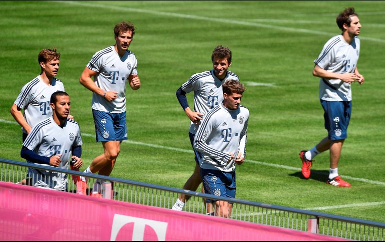 El club bávaro venía entrenando en pequeños grupos y sin contacto entre los jugadores. EFE