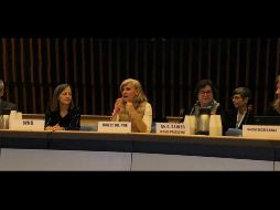 La matemática española María Neira (centro) impartió la conferencia “Este es tu cerebro con contaminación”, que trata sobre la problemática de la contaminación ambiental. TWITTER/DrMariaNeira