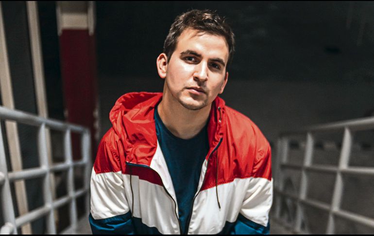 CAZTRO. El cantante lanza una balada romántica. ESPECIAL