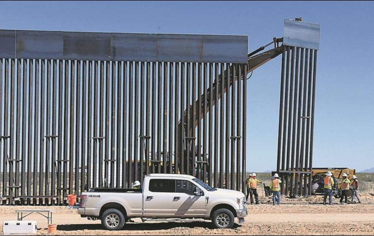 Laredo. El nuevo contrato de la barrera es para construir 22.5 kilómetros. AP