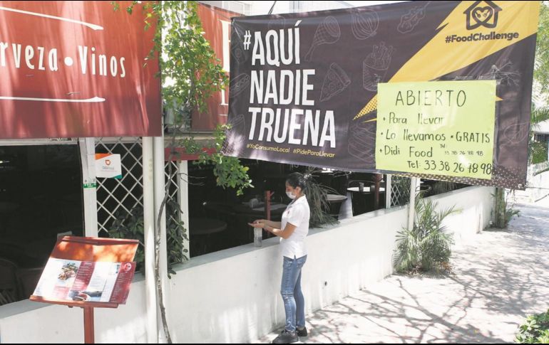 Para mantener operaciones, algunos restaurantes incrementan sus servicios a domicilio. EL INFORMADOR/G. Gallo