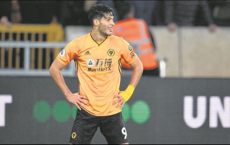 Raúl Jiménez. El atacante de los Wolves es uno de los principales afectados. EFE